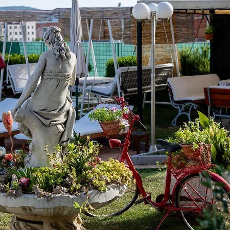 Saba-1 By Interhome Τρογκίρ